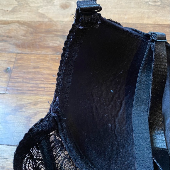 Beautiful Lace Flowered Tan Underneath 38C Strapless Option - Picture 4 of 8